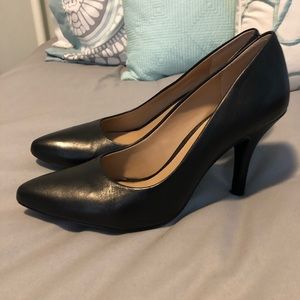 Arturo Chiang Black Leather Pumps, size 7.5